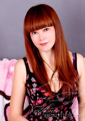 Thousands of beauties: lone Asian woman Dongxiu